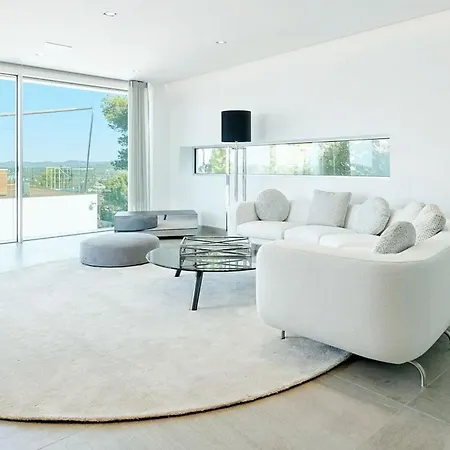 Βίλα Luxurious Siesta Spain Villa With Private Pool And City Views