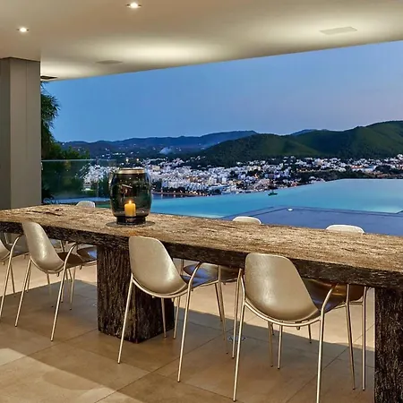 Luxurious Siesta Spain Villa With Private Pool And City Views Βίλα *